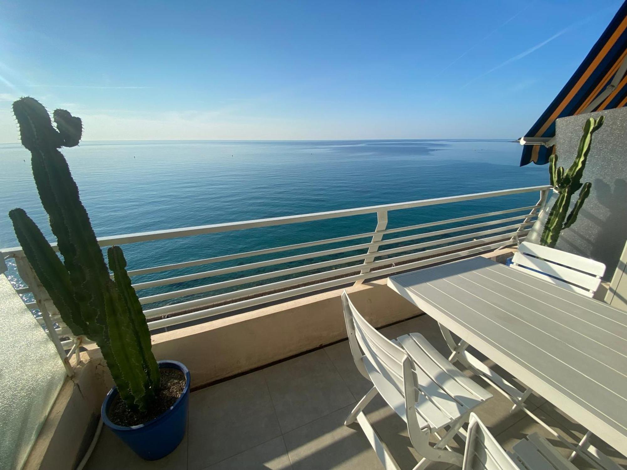 Sea View Studio, Huge Terrace On The 4Th Floor Lejlighed Menton Eksteriør billede